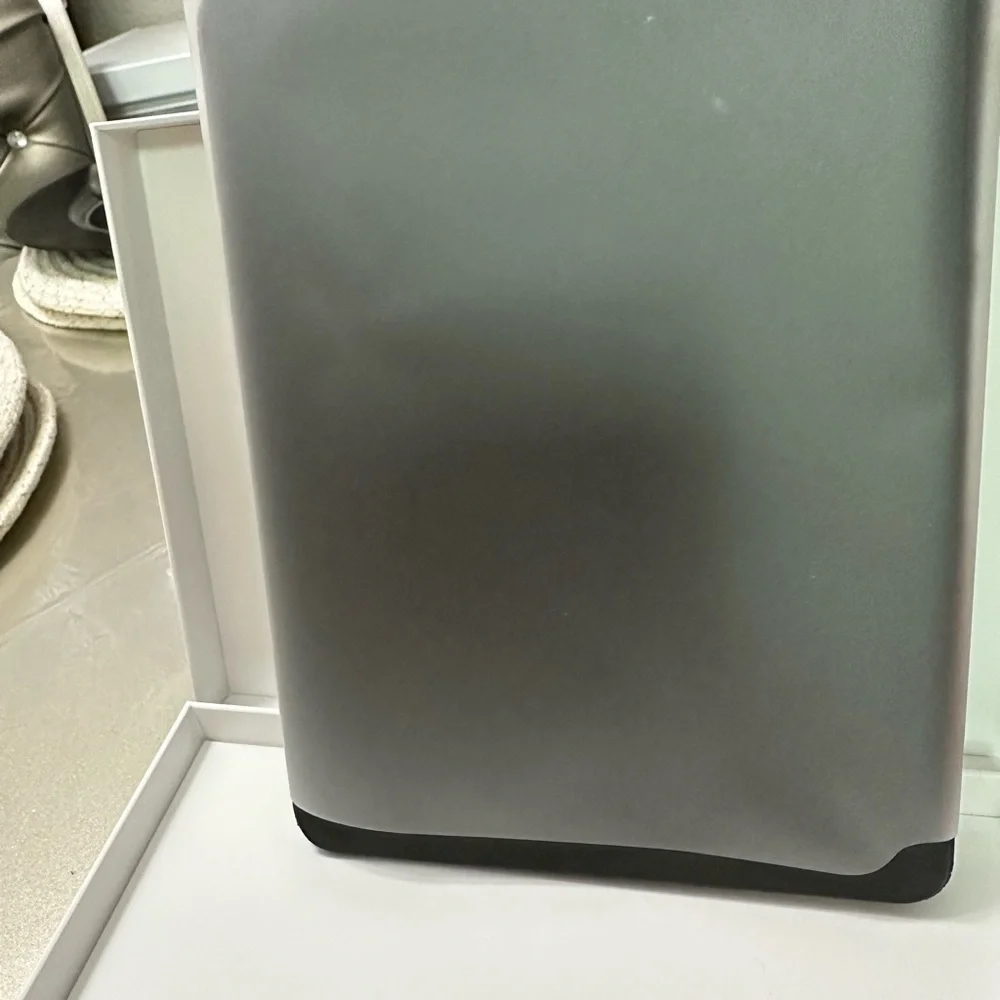 Apple Folio iPad case. Ideal for iPad Pro model 2020 version and up.